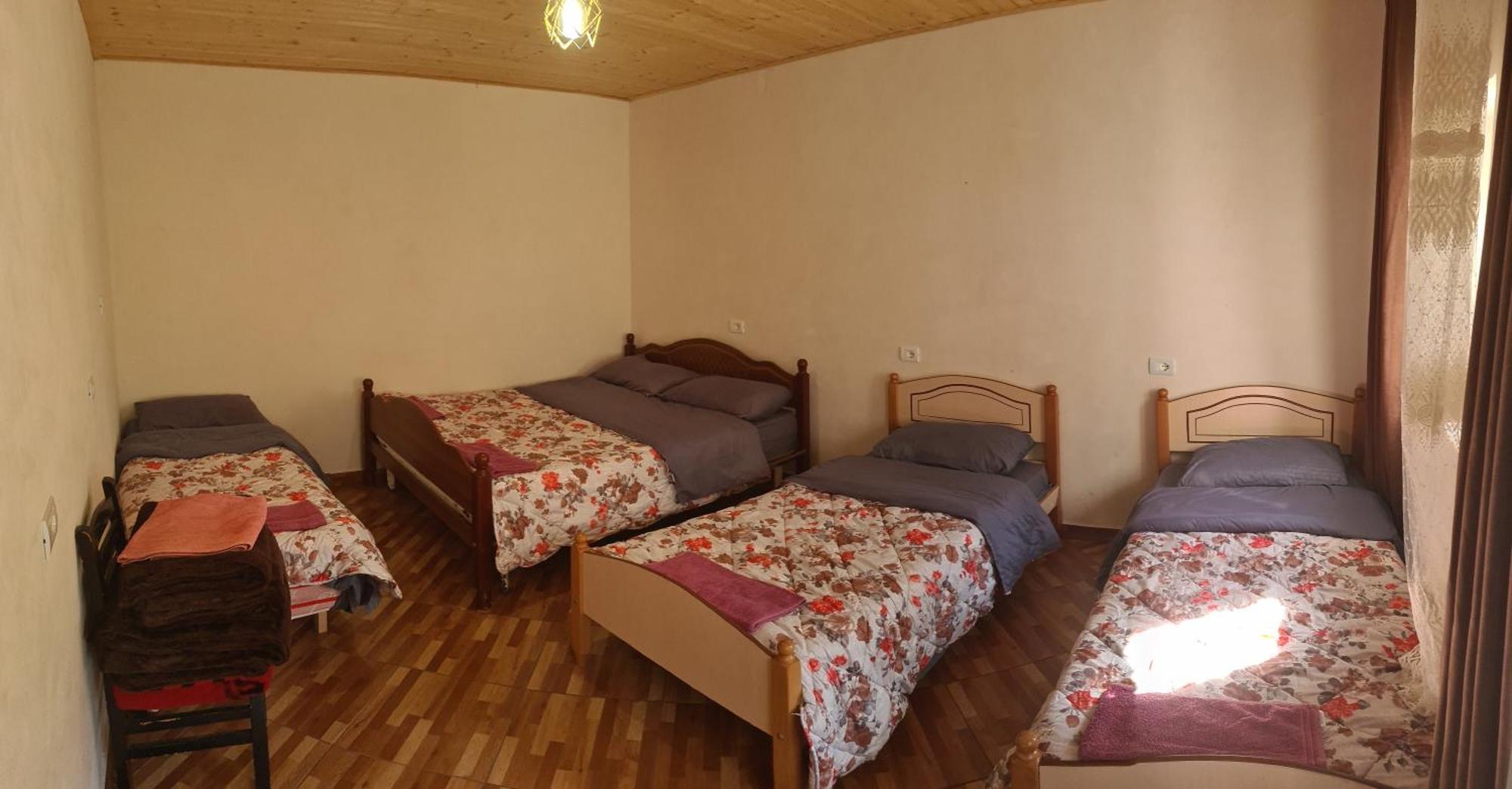 Guest House Emanueli Tropoje Екстериор снимка