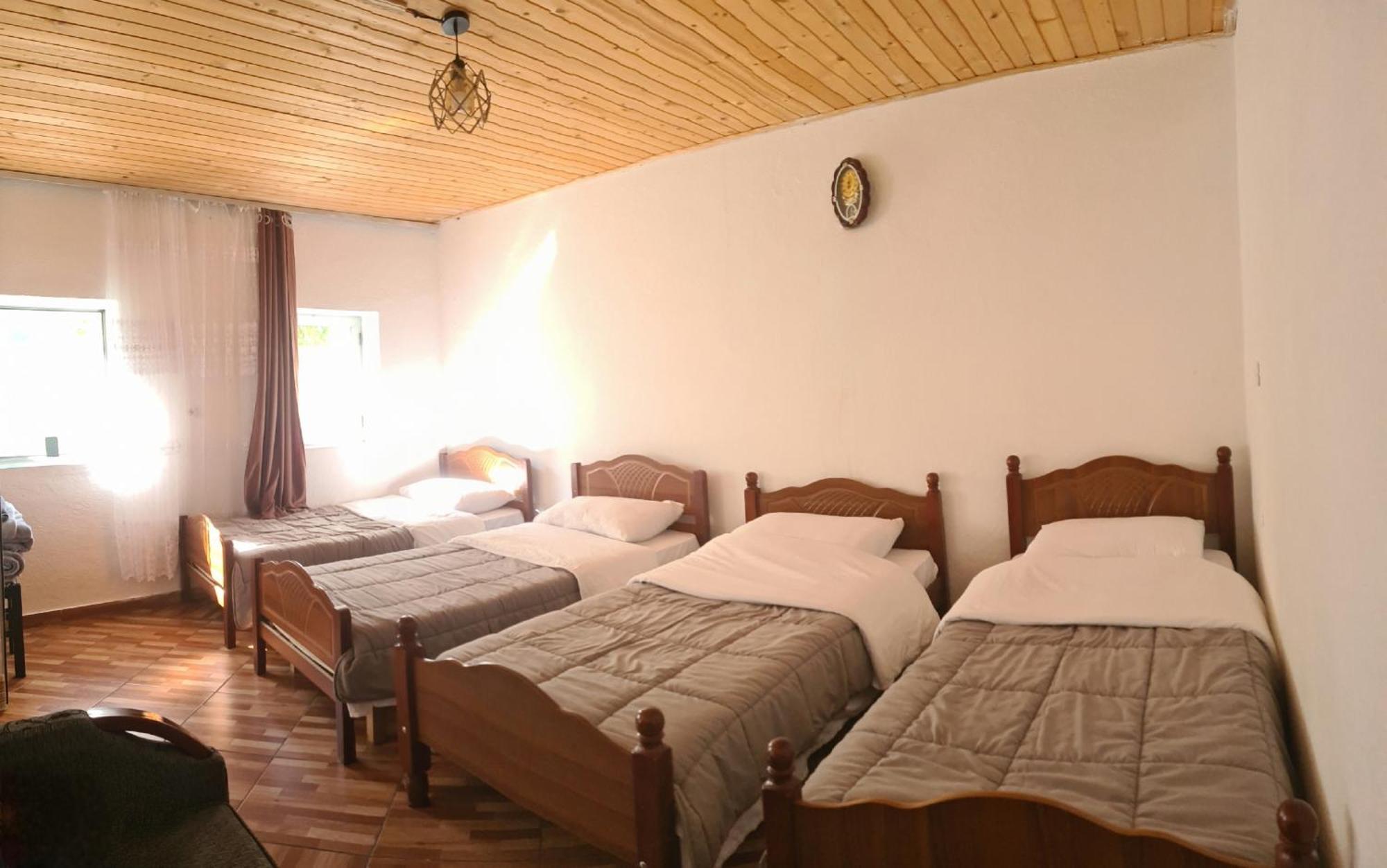 Guest House Emanueli Tropoje Екстериор снимка