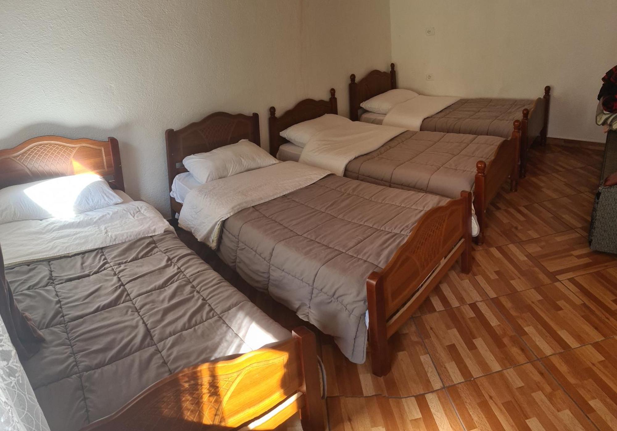 Guest House Emanueli Tropoje Екстериор снимка
