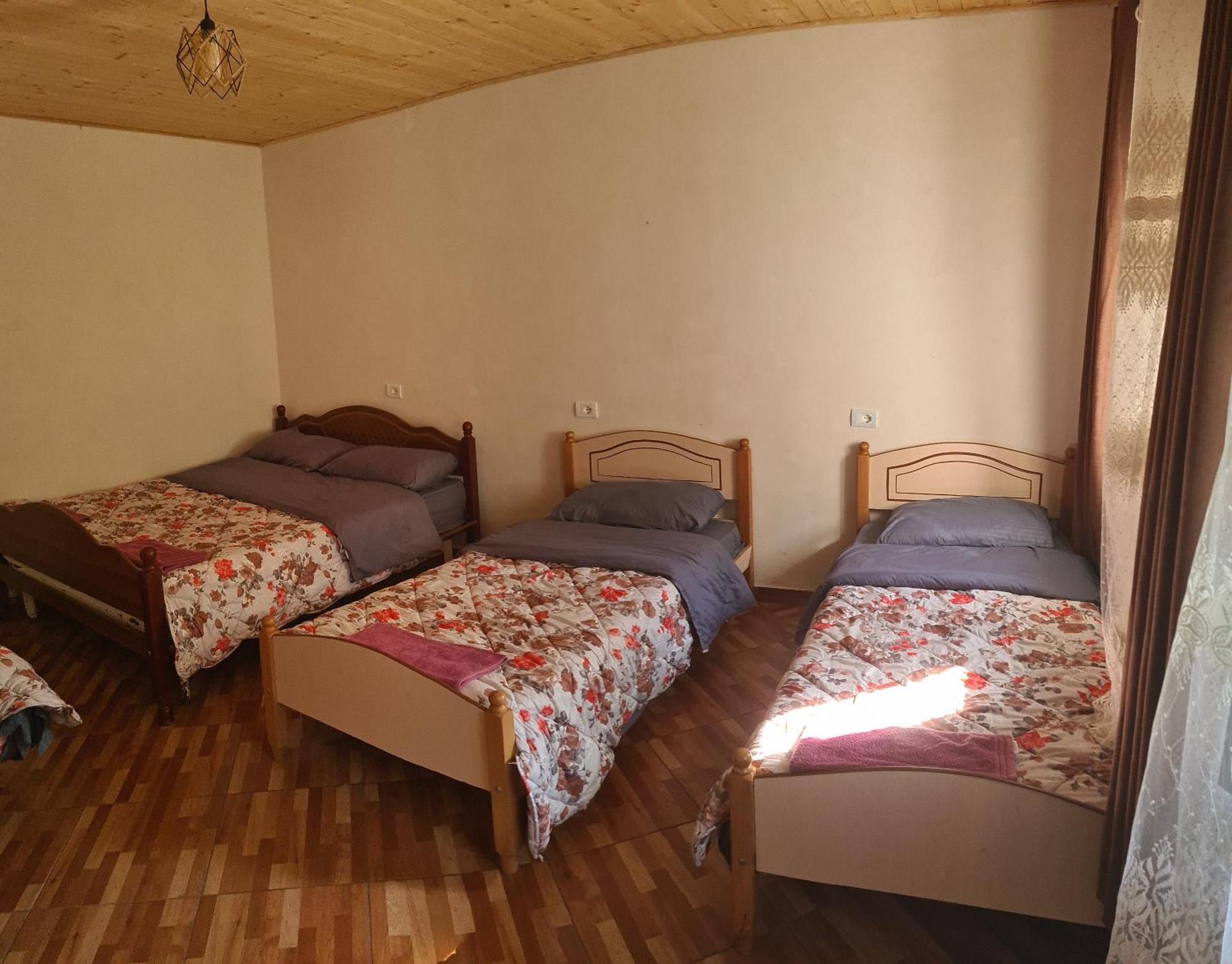 Guest House Emanueli Tropoje Екстериор снимка